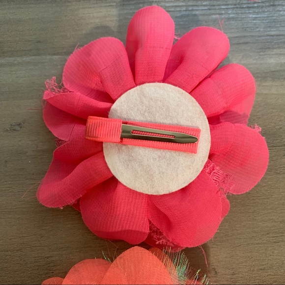 Flower Hair Clips set of 4, used - Picture 5 of 5